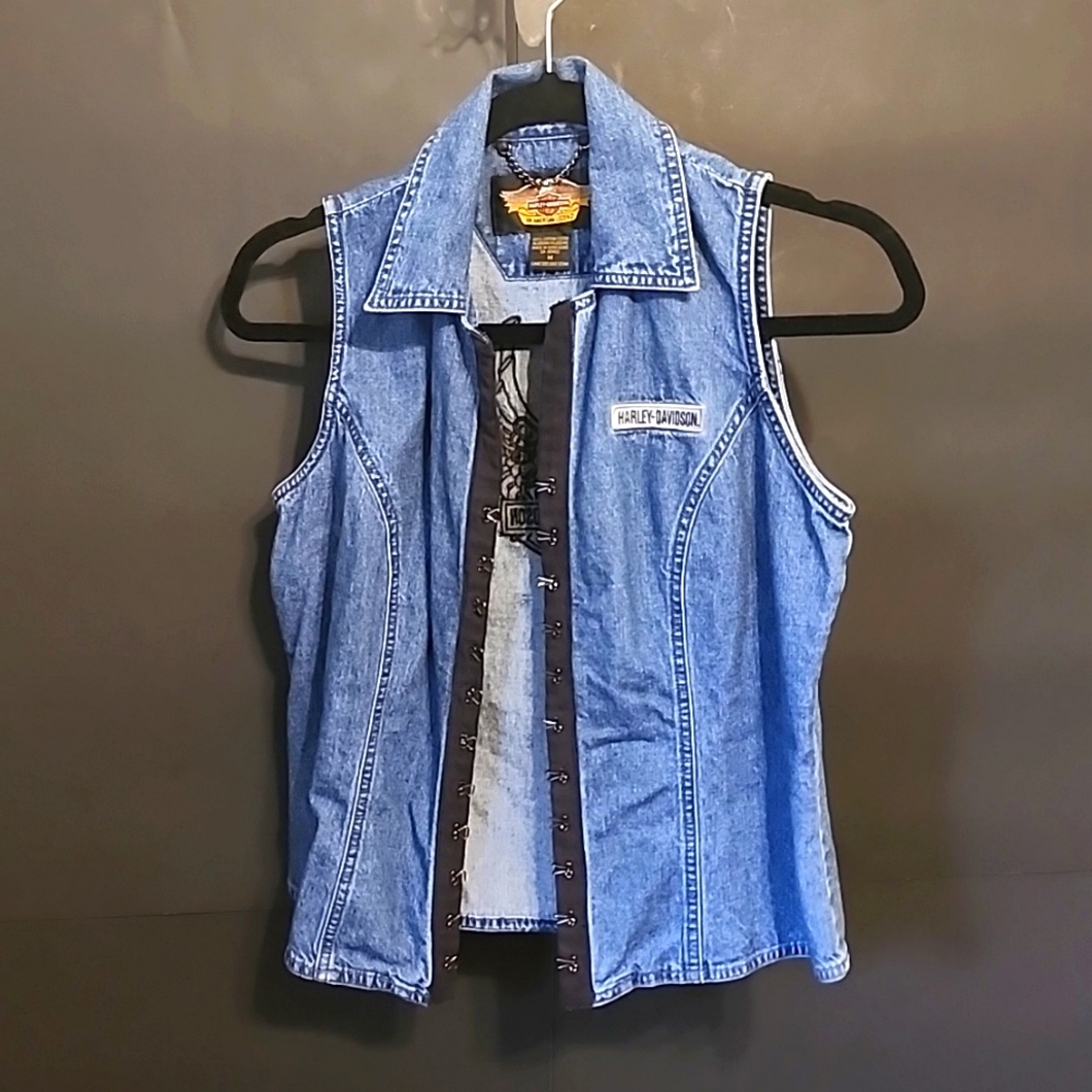 Women's Harley-Davidson vest size medium.